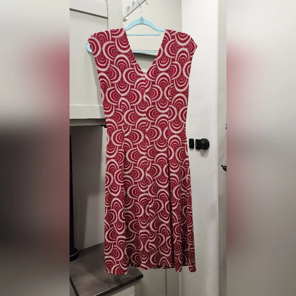 🎉FREE🎉Elegant Red Patterned Midi Dress - Picture 3 of 4
